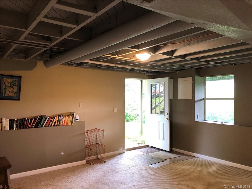 87 Cresent Loop Canton, NC 28716 - Photo 18 of 31 a view of an empty room