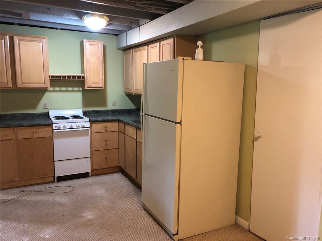 87 Cresent Loop Canton, NC 28716 - Photo 20 of 31 a utility room with dryer and washer