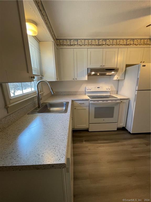 22 College Street, Unit 6 Clinton, CT 06413 - Photo 3 of 13