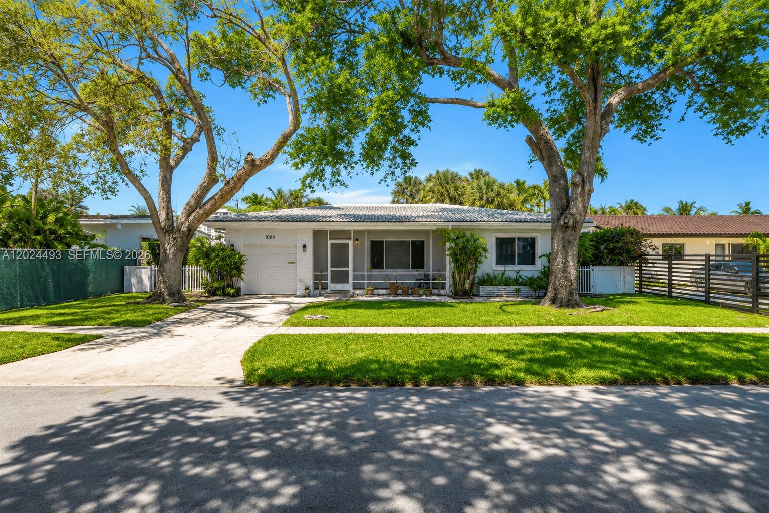 1995 Ixora Road North Miami, FL 33181 - Photo 11 of 23 Photo 11
