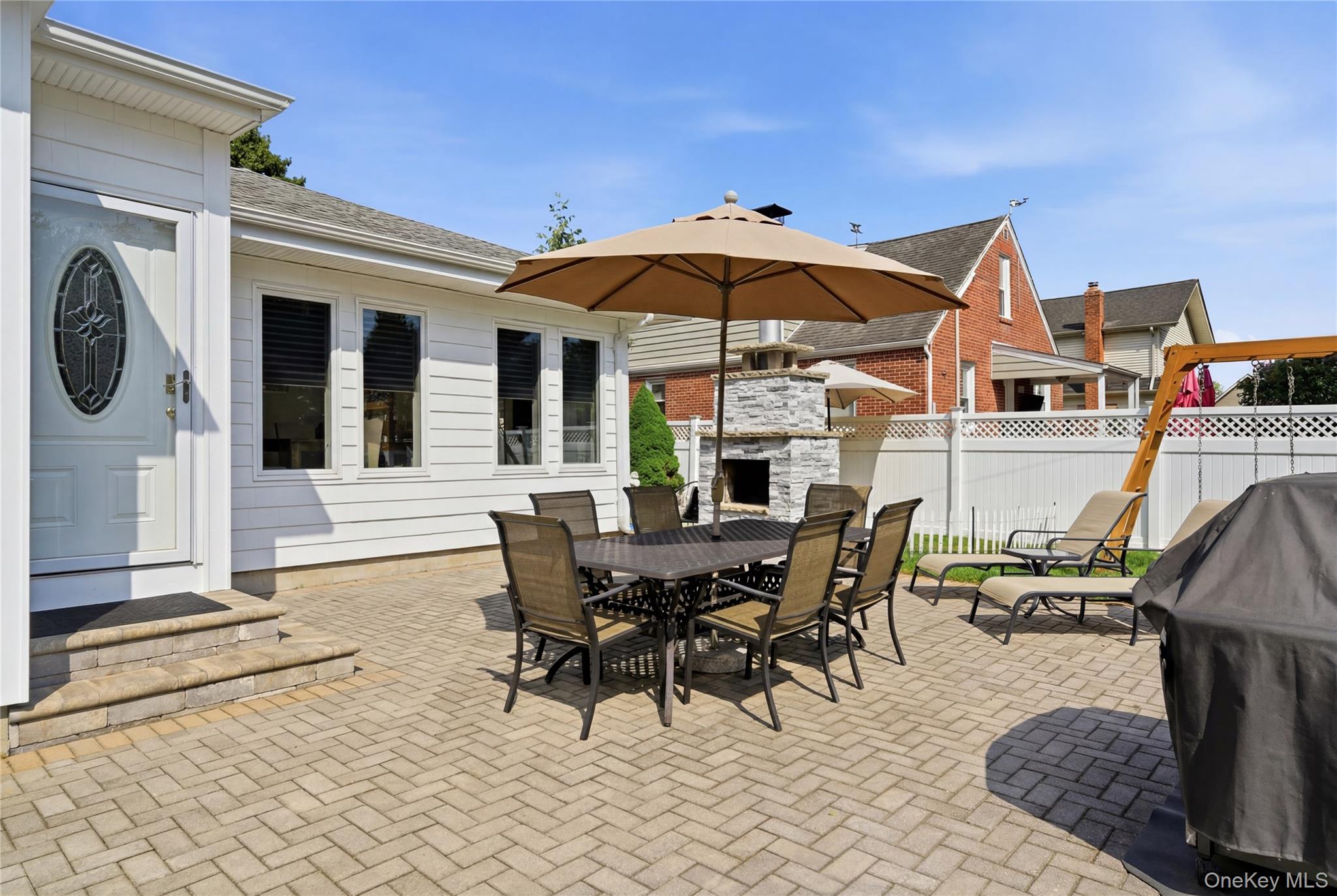 82 Sunset Road Bay Shore, NY 11706 - Photo 33 of 38