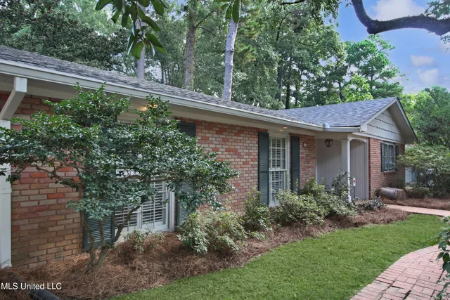 $220,000 | 5246 Saratoga Drive, Jackson, MS 39211