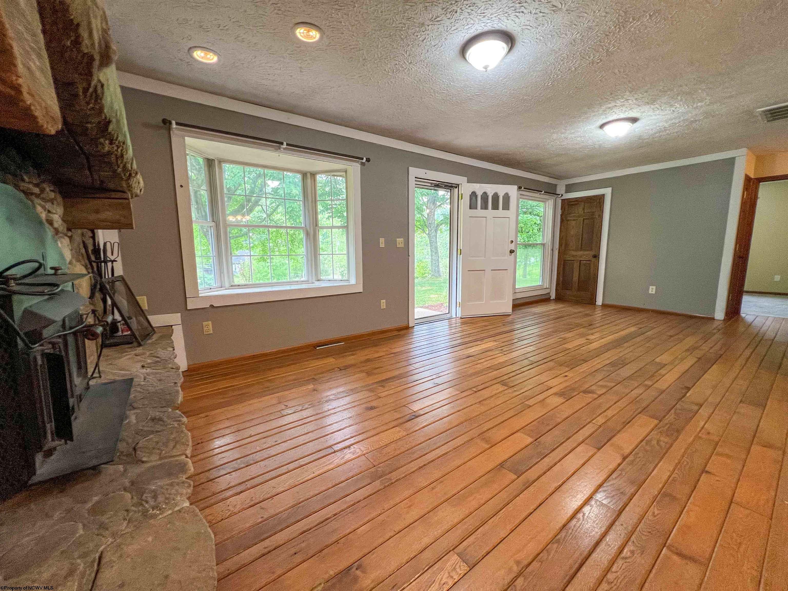949 Sauls Road Weston, WV 26452 - Photo 4 of 29 Gallery Image 4