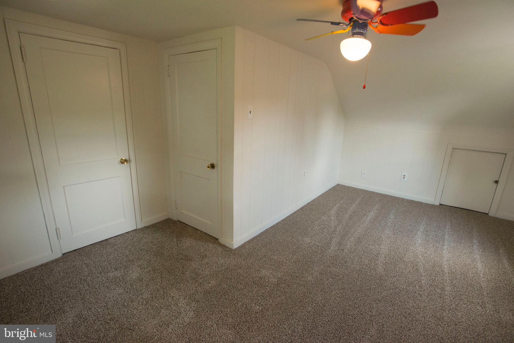 320 Edgewood Road York, PA 17402 - Photo 11 of 21 Gallery Image 11