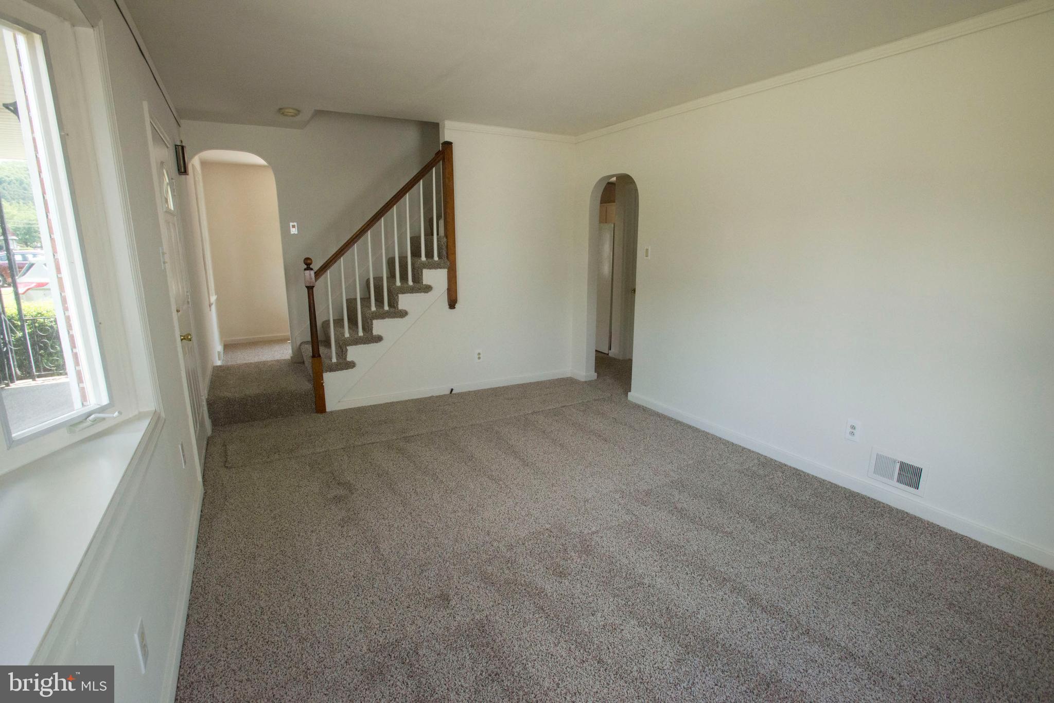 320 Edgewood Road York, PA 17402 - Photo 4 of 21 Gallery Image 4