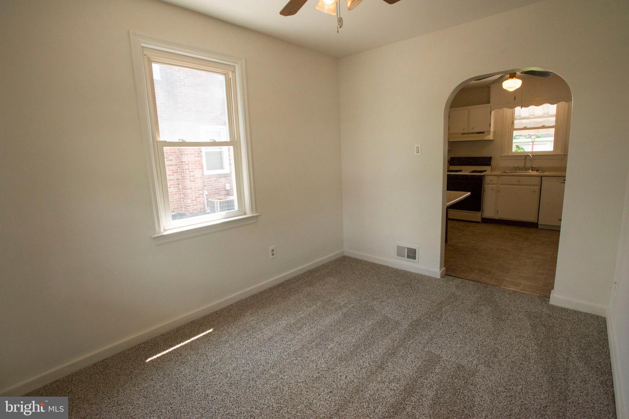 320 Edgewood Road York, PA 17402 - Photo 5 of 21 Gallery Image 5