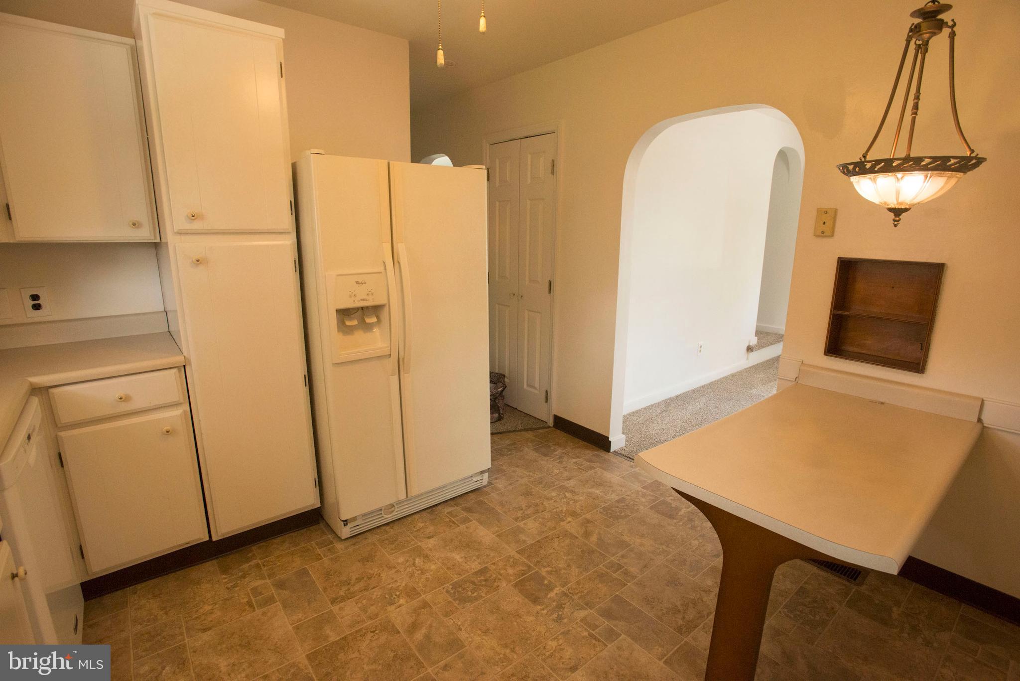 320 Edgewood Road York, PA 17402 - Photo 7 of 21 Gallery Image 7