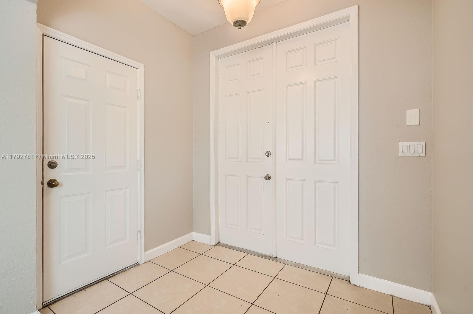 348 Northeast 36th Terrace Homestead, FL 33033 - Photo 4 of 28