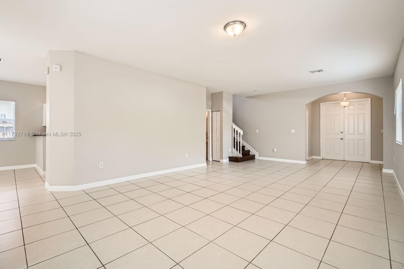 348 Northeast 36th Terrace Homestead, FL 33033 - Photo 6 of 28