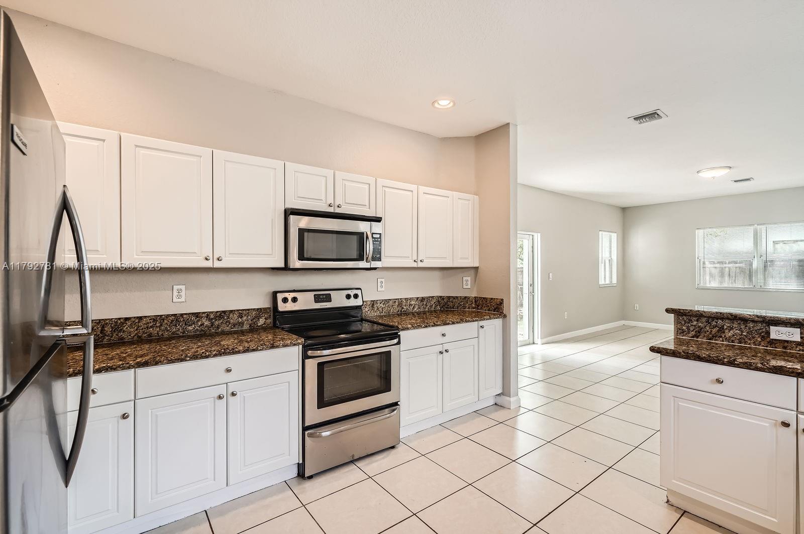 348 Northeast 36th Terrace Homestead, FL 33033 - Photo 8 of 28