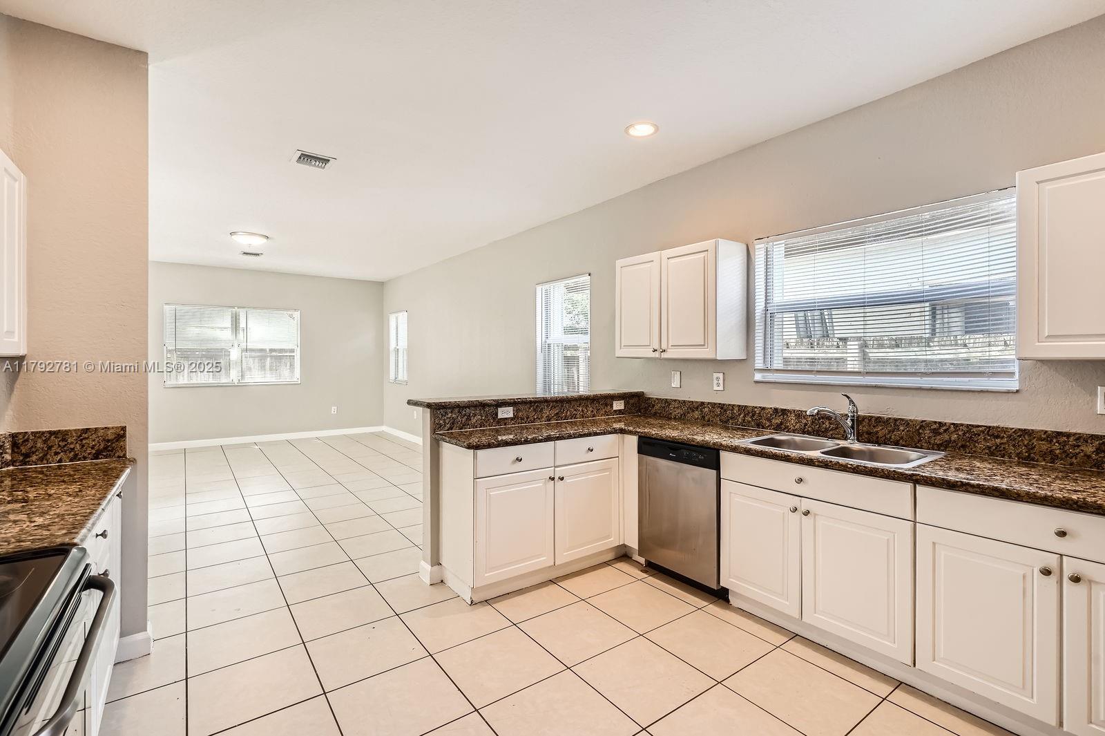 348 Northeast 36th Terrace Homestead, FL 33033 - Photo 9 of 28