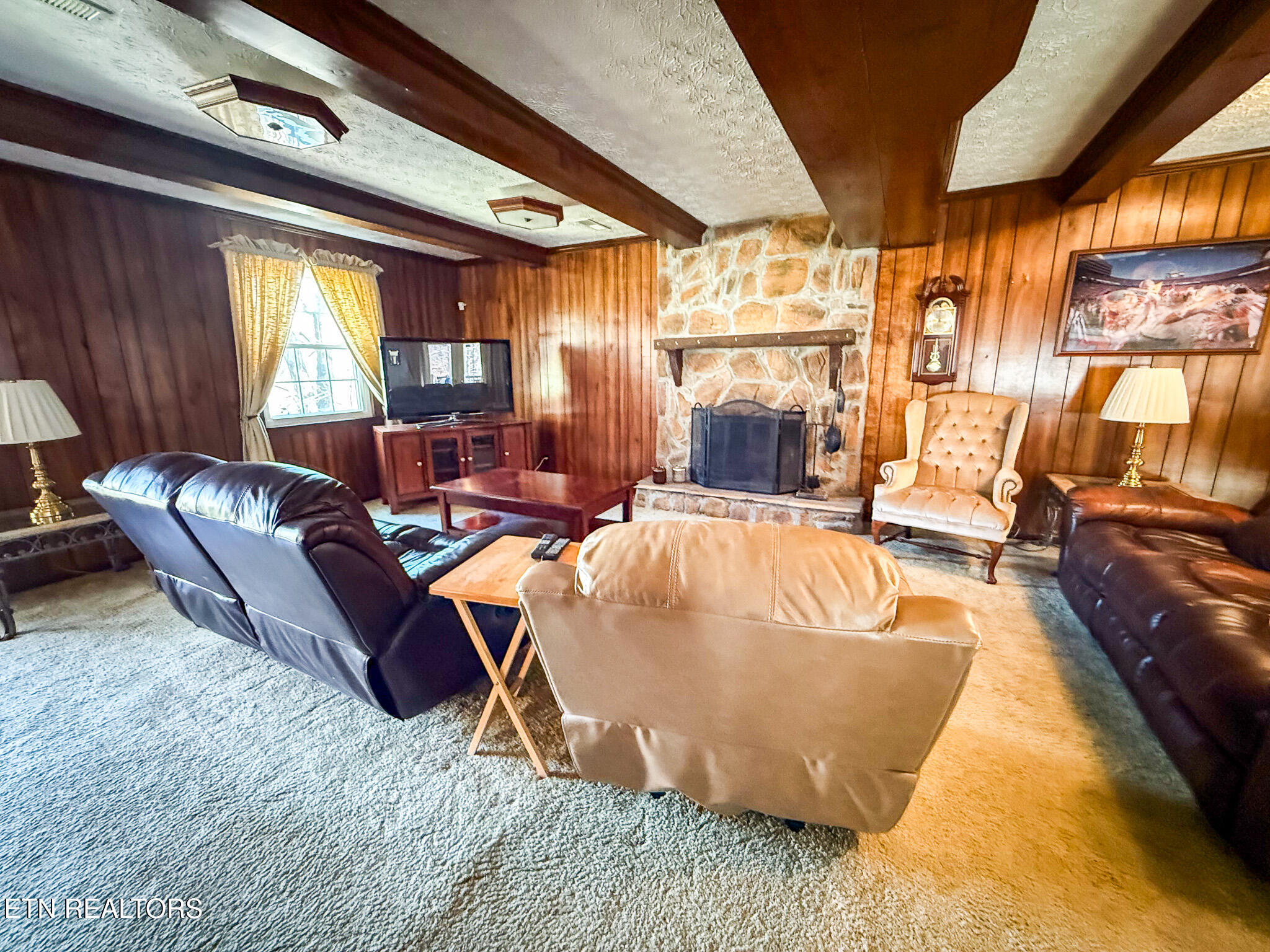 2007 Plumb Ridge Road Knoxville, TN 37932 - Photo 17 of 39 Living Room