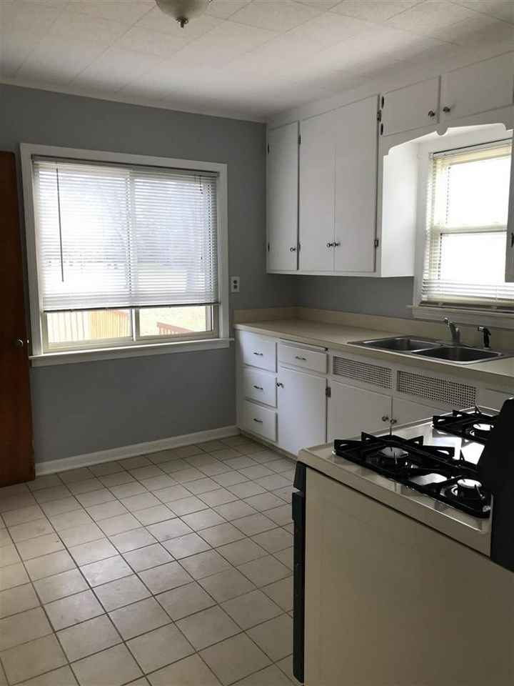 3046 Covert Road Flint, MI 48506 - Photo 6 of 20 21535999-6.JPG