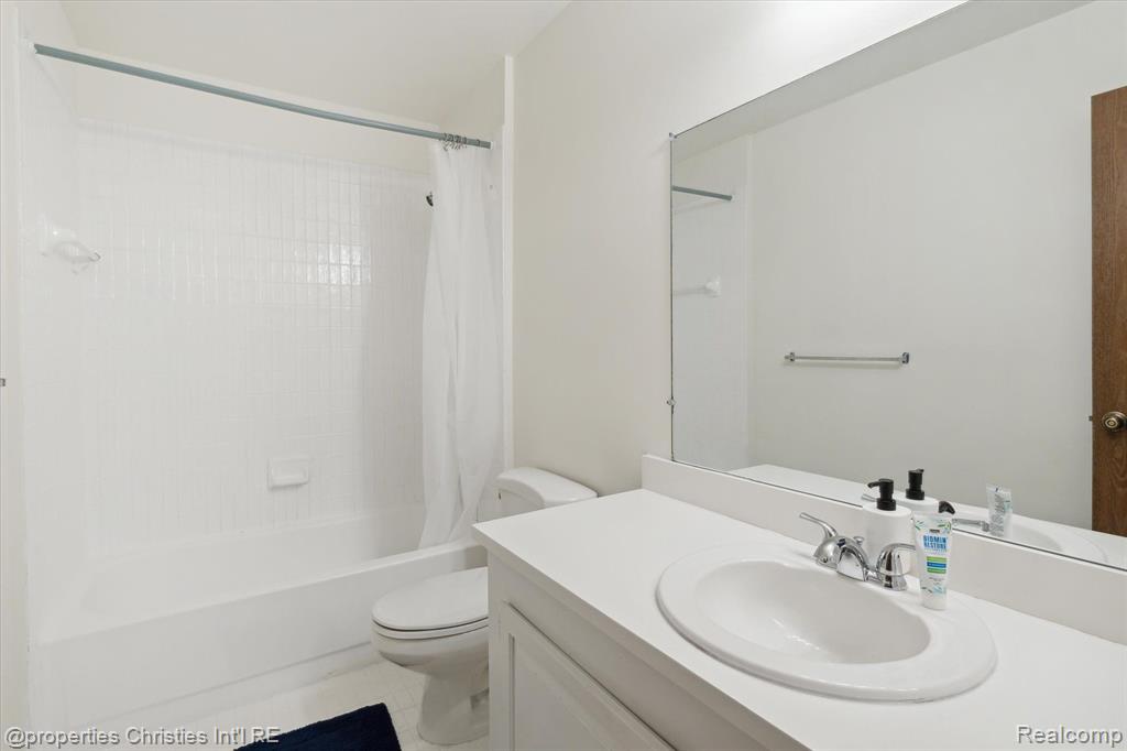 30475 West 14 Mile Road, Unit 95 Farmington Hills, MI 48334 - Photo 9 of 12