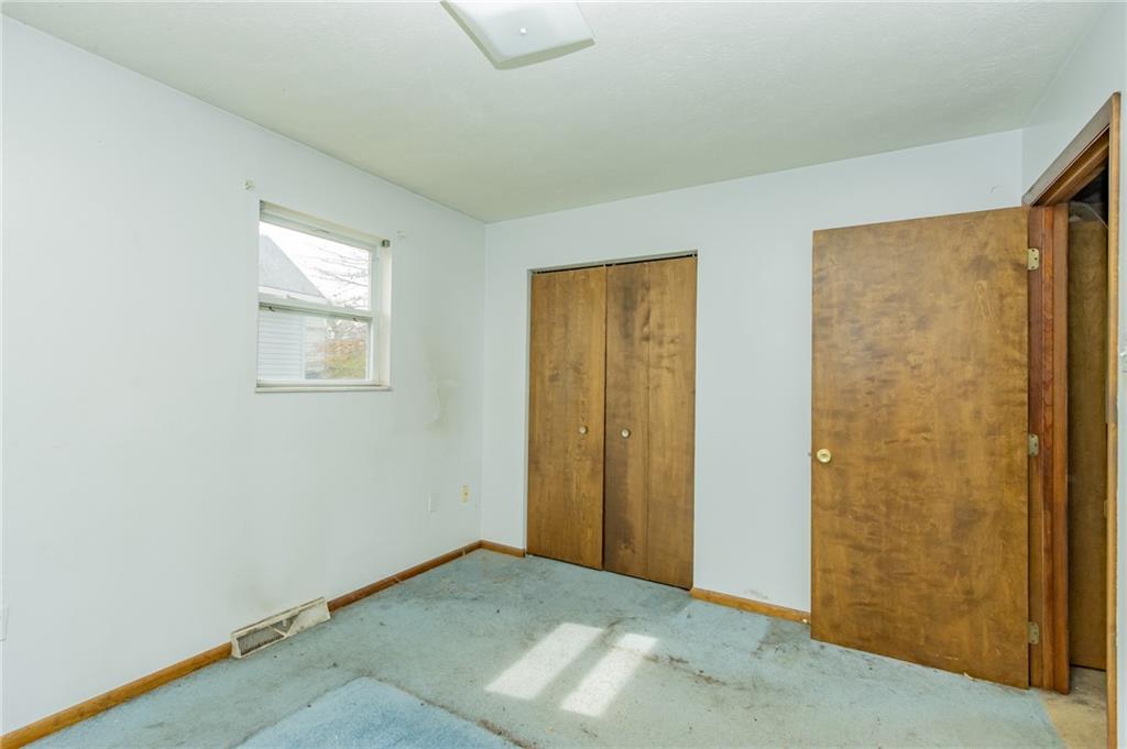 333 Butler Street Springdale, PA 15144 - Photo 11 of 17 an empty room with windows
