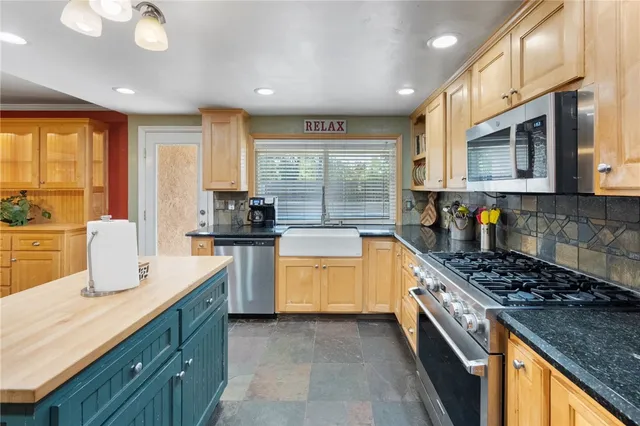 $850,000 | 17465 Santa Rosa Mine Road, Perris, CA 92570