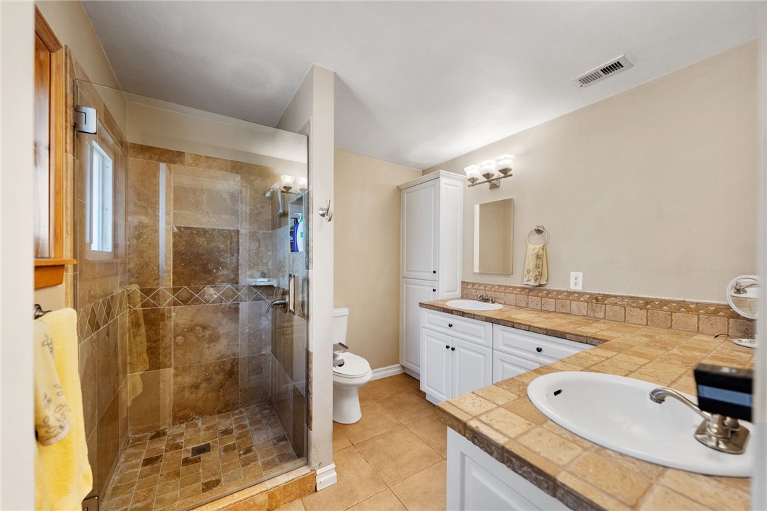 17465 Santa Rosa Mine Road Perris, CA 92570 - Photo 23 of 51 primary bathroom