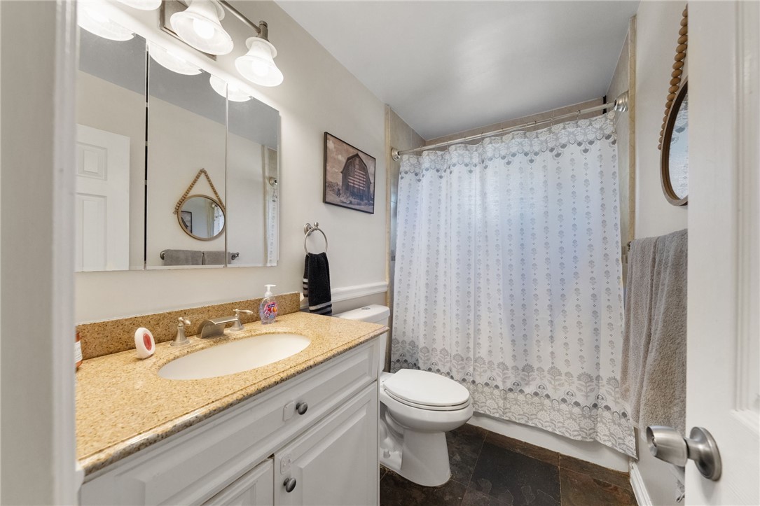 17465 Santa Rosa Mine Road Perris, CA 92570 - Photo 25 of 51 guest bathroom