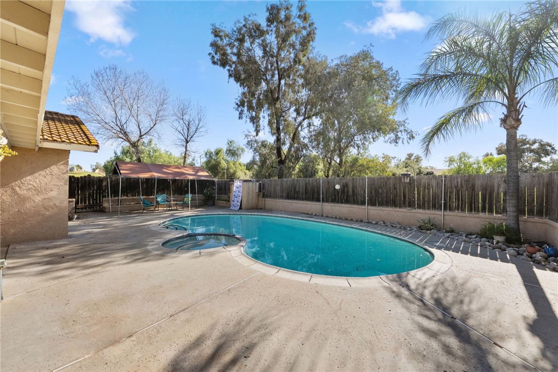 17465 Santa Rosa Mine Road Perris, CA 92570 - Photo 33 of 51 backyard pool area