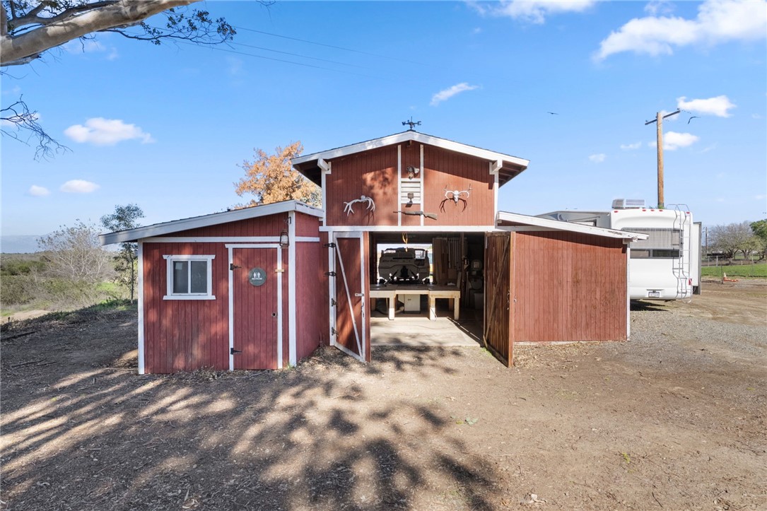 17465 Santa Rosa Mine Road Perris, CA 92570 - Photo 35 of 51 work shop could be converted back to a barn currently used as workshop