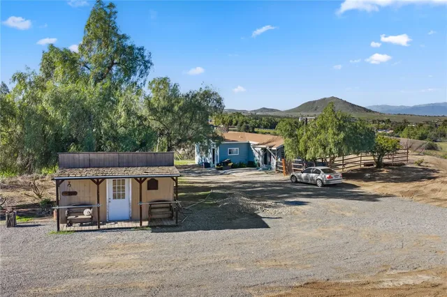 $850,000 | 17465 Santa Rosa Mine Road, Perris, CA 92570