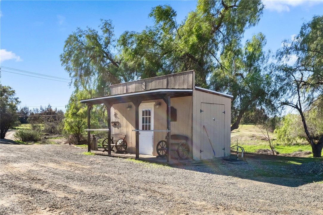 17465 Santa Rosa Mine Road Perris, CA 92570 - Photo 43 of 51 tack room