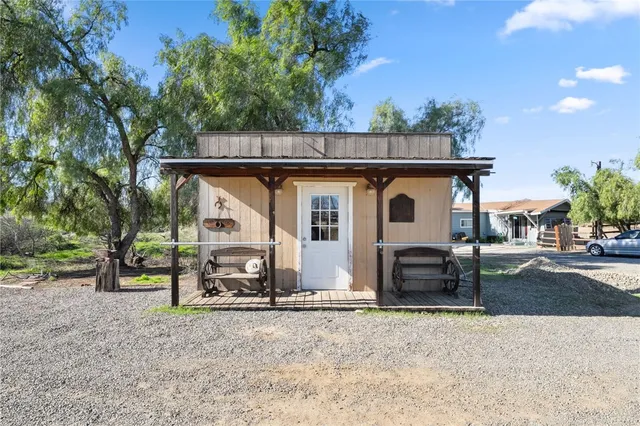 $850,000 | 17465 Santa Rosa Mine Road, Perris, CA 92570