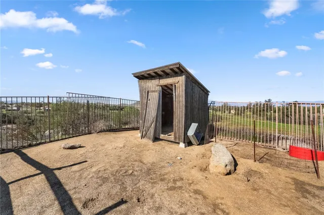 $850,000 | 17465 Santa Rosa Mine Road, Perris, CA 92570