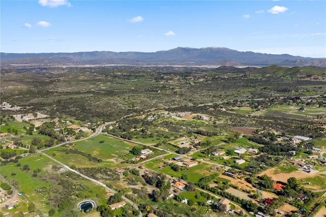 $850,000 | 17465 Santa Rosa Mine Road, Perris, CA 92570
