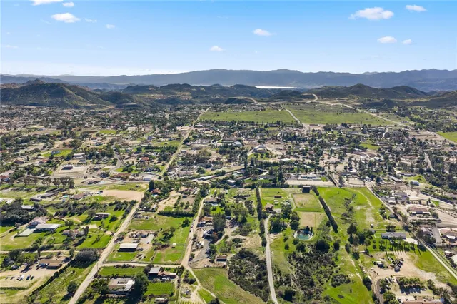 $850,000 | 17465 Santa Rosa Mine Road, Perris, CA 92570