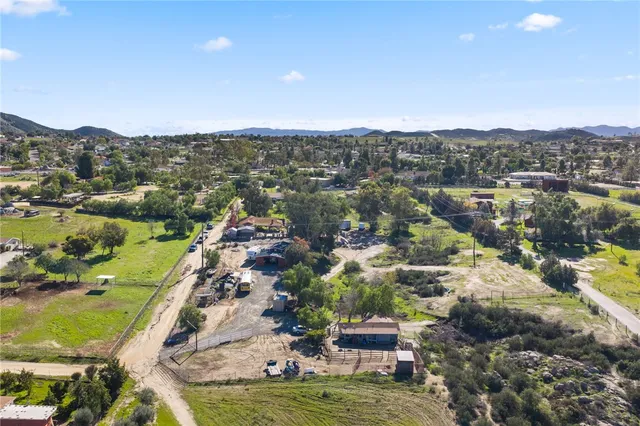 $850,000 | 17465 Santa Rosa Mine Road, Perris, CA 92570