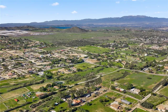 $850,000 | 17465 Santa Rosa Mine Road, Perris, CA 92570