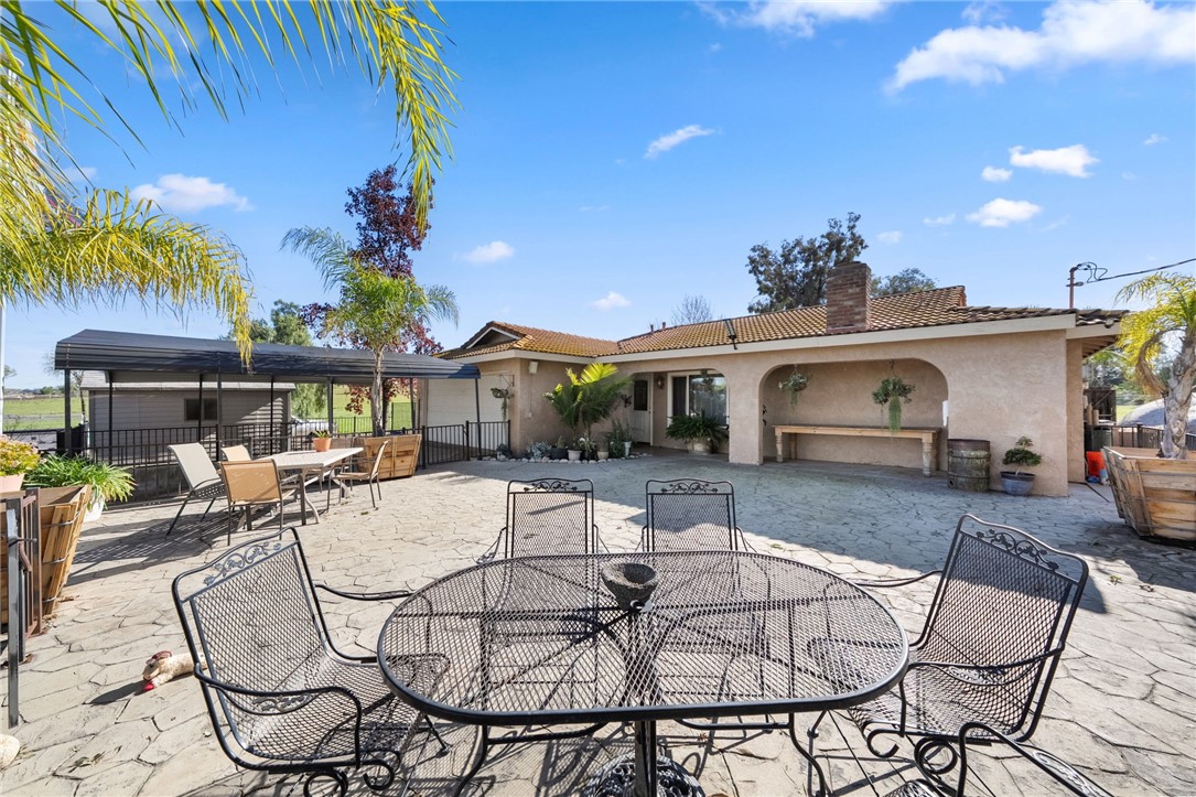 17465 Santa Rosa Mine Road Perris, CA 92570 - Photo 9 of 51 fenced patio area in front