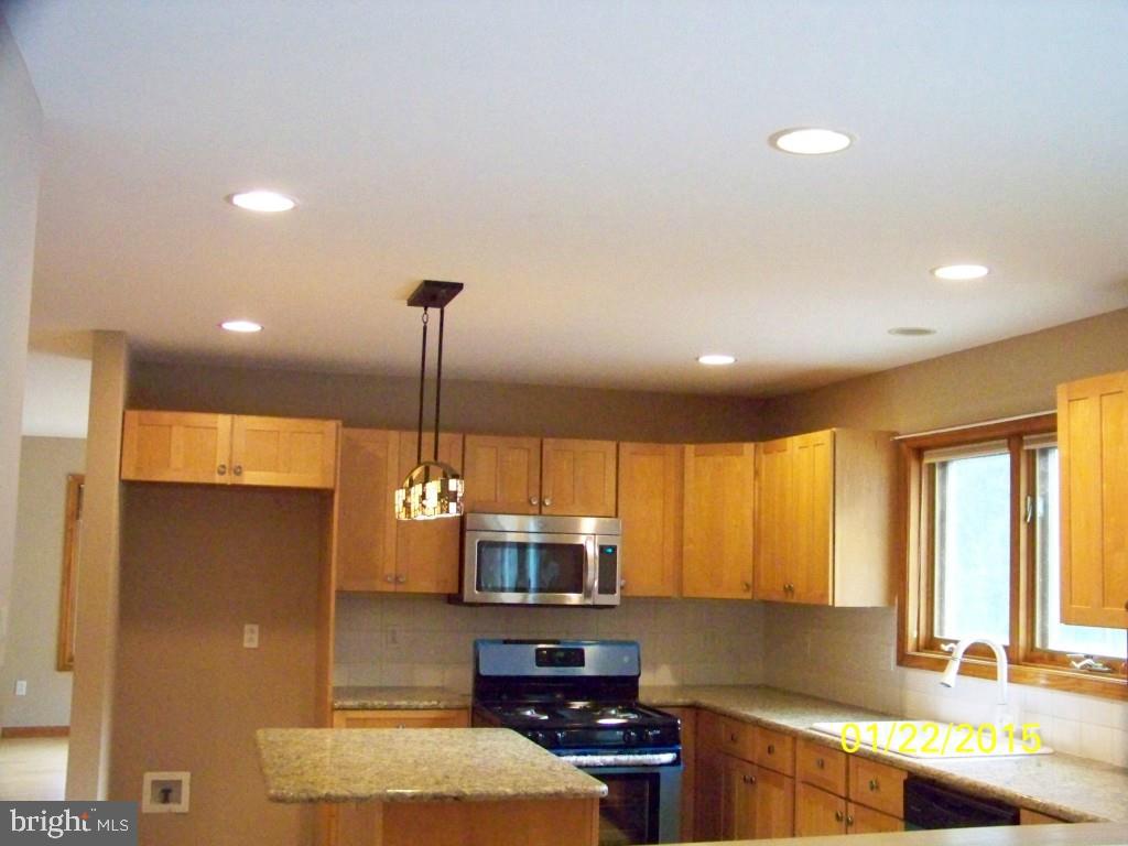 124 Mary Bell Road Manahawkin, NJ 08050 - Photo 12 of 26 Gallery Image 12