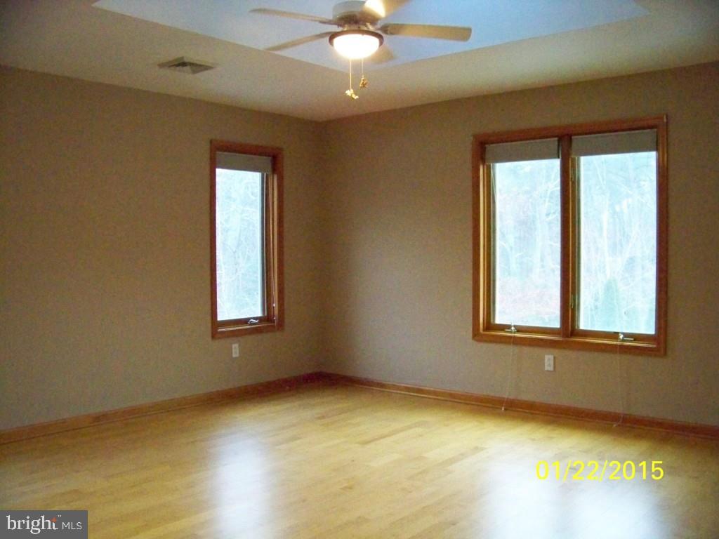 124 Mary Bell Road Manahawkin, NJ 08050 - Photo 18 of 26 Gallery Image 18