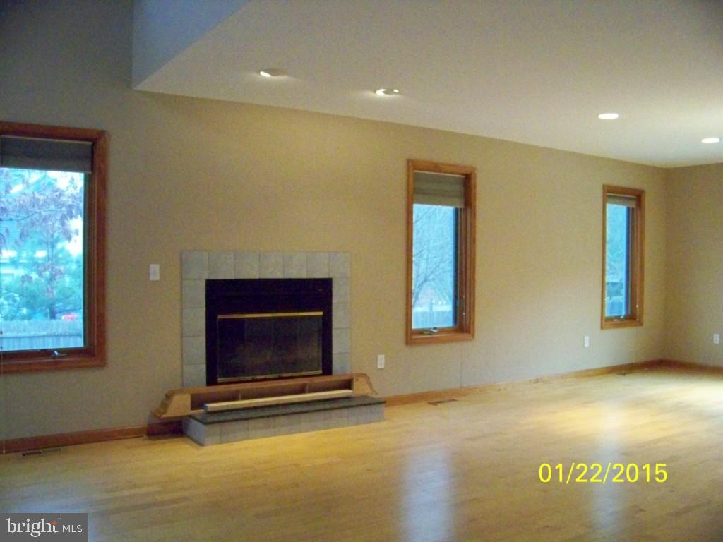 124 Mary Bell Road Manahawkin, NJ 08050 - Photo 6 of 26 Gallery Image 6