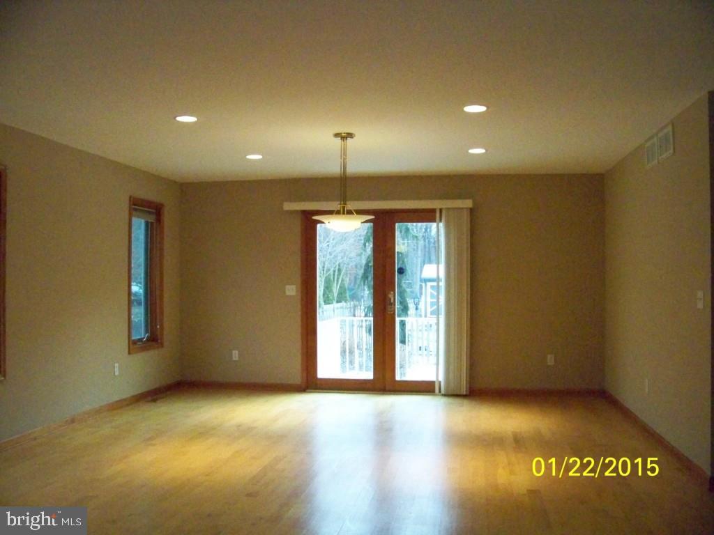 124 Mary Bell Road Manahawkin, NJ 08050 - Photo 7 of 26 Gallery Image 7