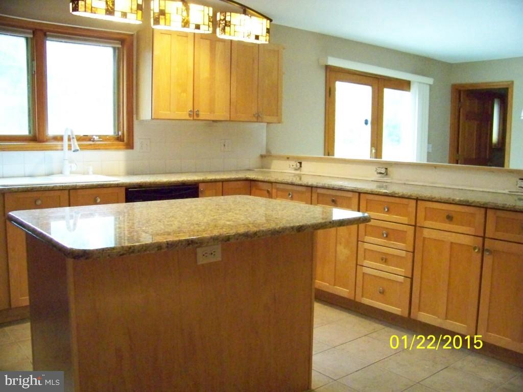 124 Mary Bell Road Manahawkin, NJ 08050 - Photo 8 of 26 Gallery Image 8