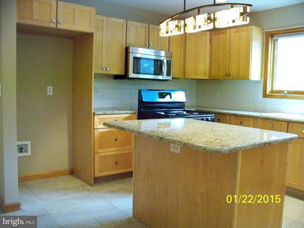 124 Mary Bell Road Manahawkin, NJ 08050 - Photo 9 of 26 Gallery Image 9