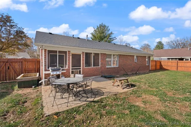 $260,000 | 1944 Andrew Court, Corydon, IN 47112