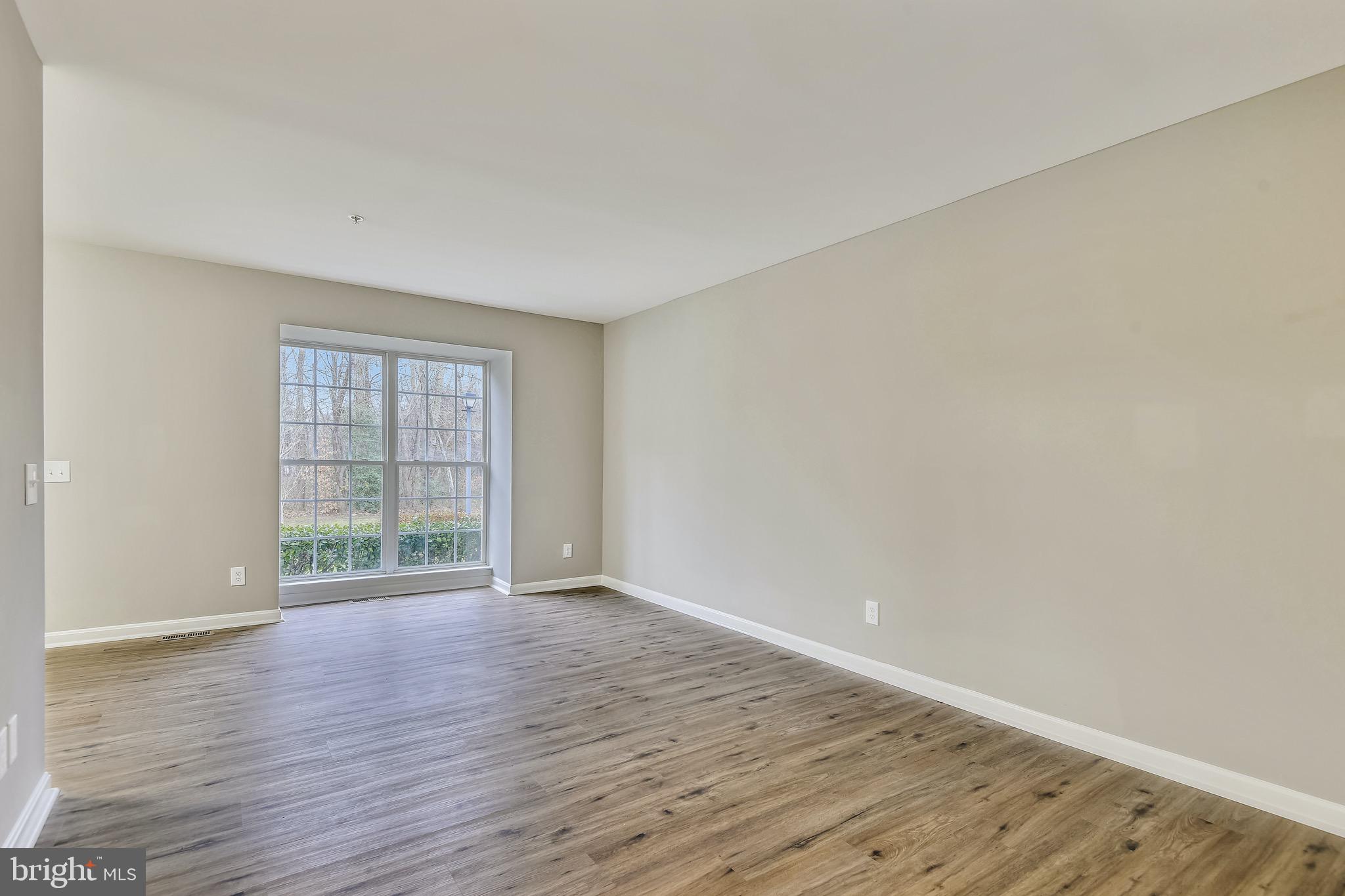 3810 Colony Point Place Edgewater, MD 21037 - Photo 12 of 61 Living Room