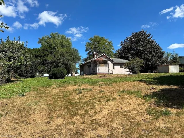 $148,990 | 138 Peacehaven Cir Mount, Mount Airy, NC 27030