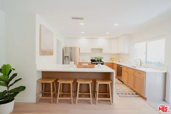 $924,999 | 28838 Bougainvillea Way, Canyon Country, CA 91387