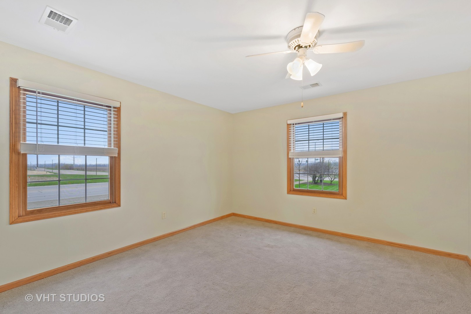 402 South Peace Road, Unit 402 Sycamore, IL 60178 - Photo 8 of 12