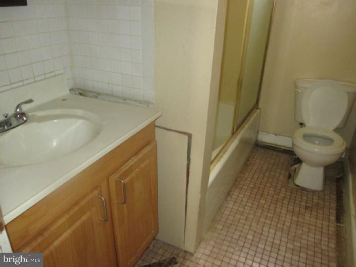2349 Duncan Street Philadelphia, PA 19124 - Photo 10 of 12