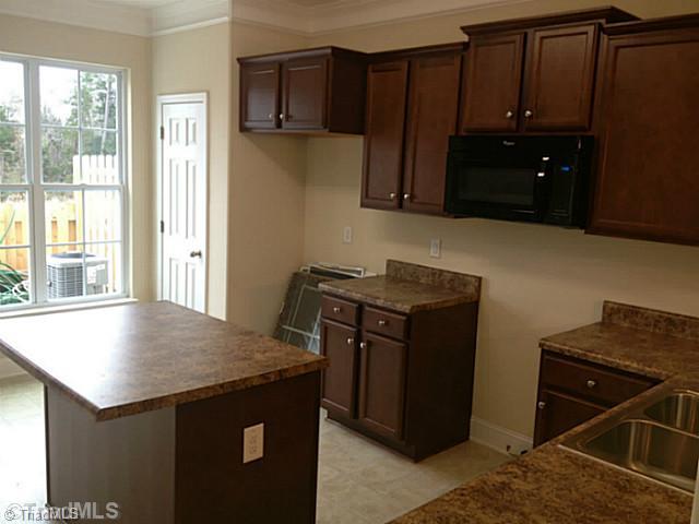 3769 Shadow Ridge Drive High Point, NC 27265 - Photo 4 of 12 Kitchen.