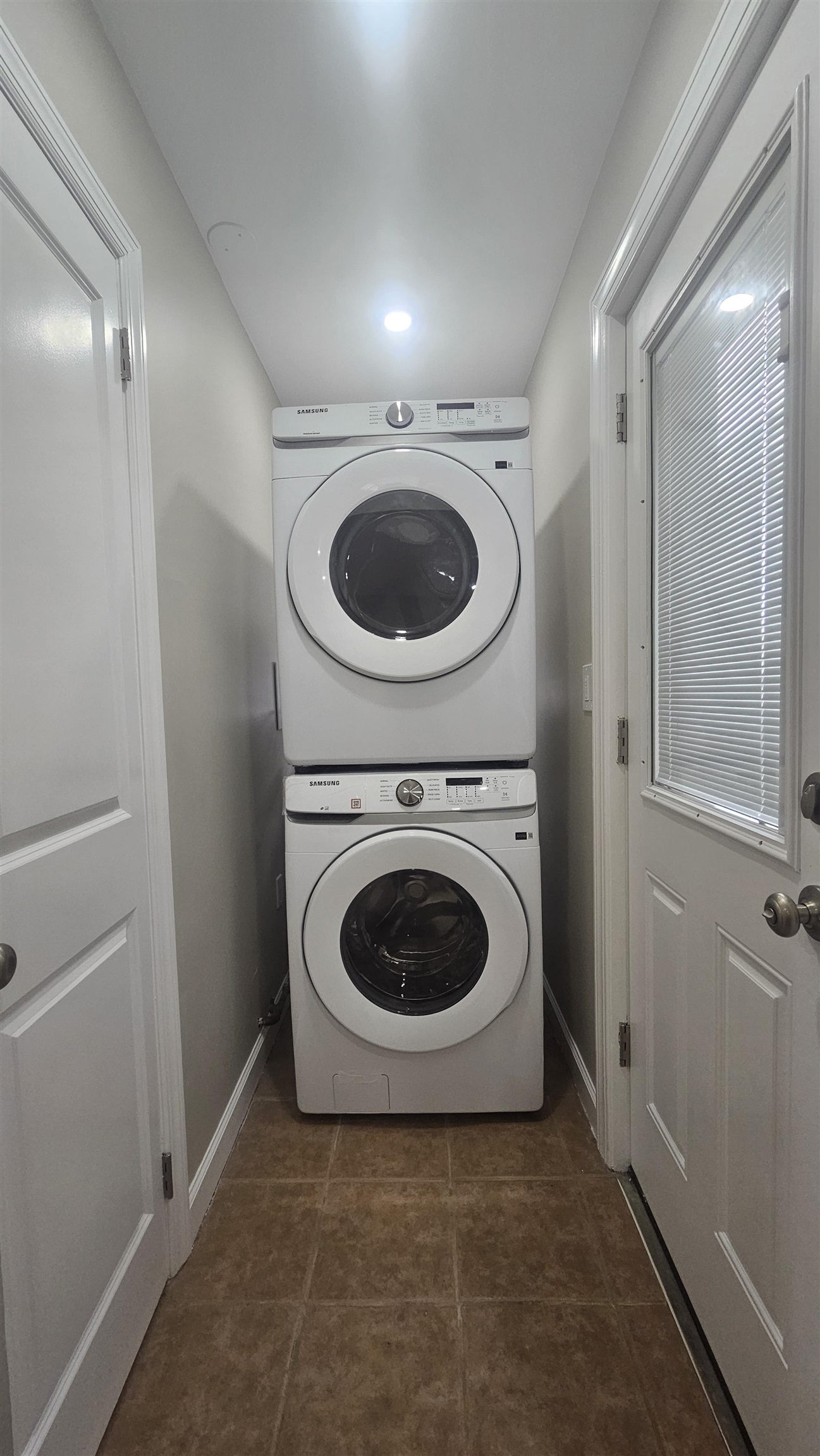 736 3rd Street, Unit 1 Secaucus, NJ 07094 - Photo 11 of 15 a big room with a washer and dryer