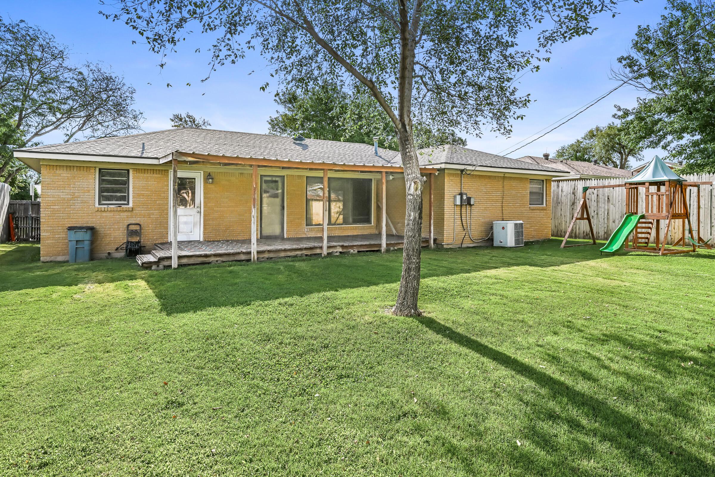 3404 Bristol Road Amarillo, TX 79109 - Photo 4 of 18 3404 Bristol Rd 04