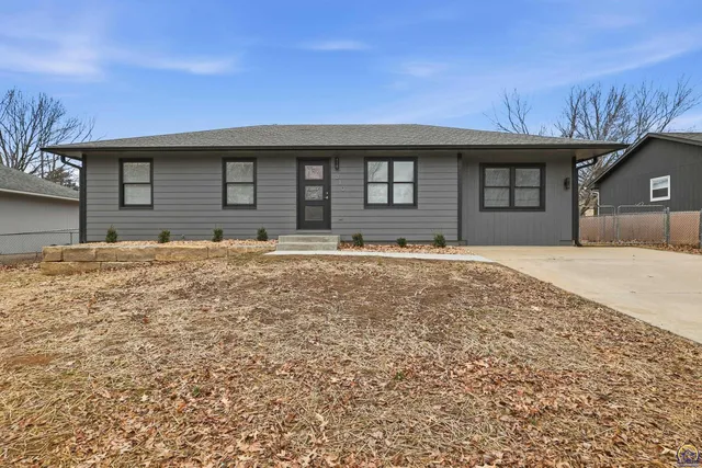 $314,900 | 310 Kellogg Lane, Auburn, KS 66402