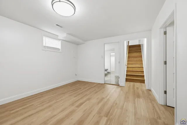 $299,900 | 310 Kellogg Lane, Auburn, KS 66402